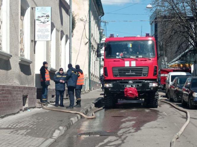 Новини Тернополя - фото з У Центрі пожежа в будинку. Що сталося?
