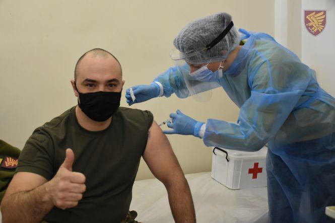 Новини Житомира - фото з У 95-й бригаді розпочали вакцинацію від коронавірусу