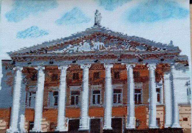 Новини Вінниці - фото з З любов'ю до рідного міста, або Як студентки вишивали книгу про Вінницю