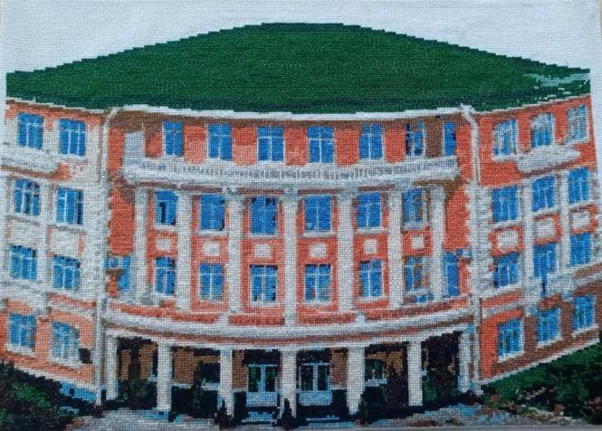 Новини Вінниці - фото з З любов'ю до рідного міста, або Як студентки вишивали книгу про Вінницю