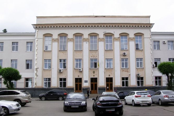 Новини Вінниці - фото з Посилення карантину та вбивчий зошит: важливе за 26 березня на 20minut.ua Біля суду на Соборній хочуть зробити закритий паркінг. Але є нюанси його роботи
