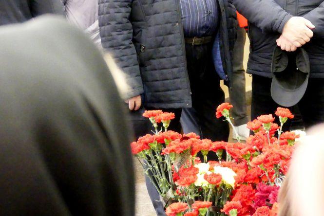 Новини Хмельницького - фото з У Кам'янці попрощалися із загиблим на Донбасі підполковником Ковалем (ФОТО)