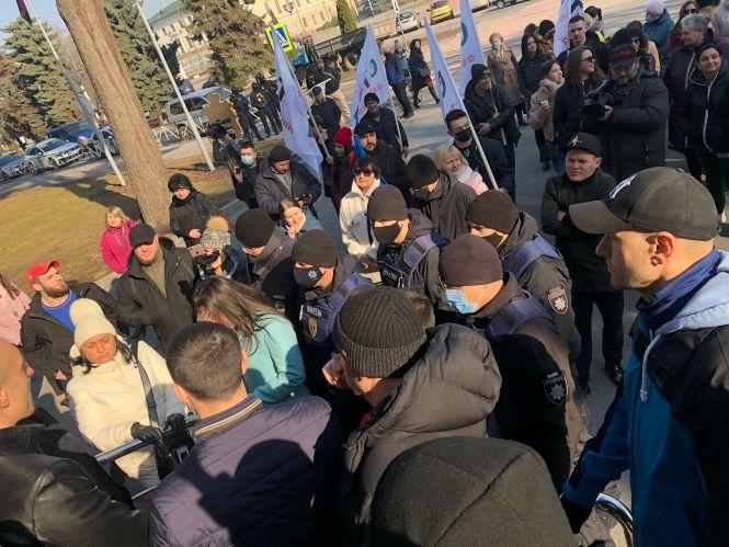 Новини Хмельницького - фото з Протест працівників “СВ” біля міськради: цікаві факти та коментарі учасників (ВІДЕО)