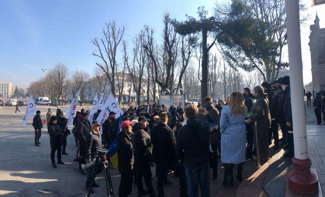 Новини Хмельницького - фото з Протест працівників “СВ” біля міськради: цікаві факти та коментарі учасників (ВІДЕО)