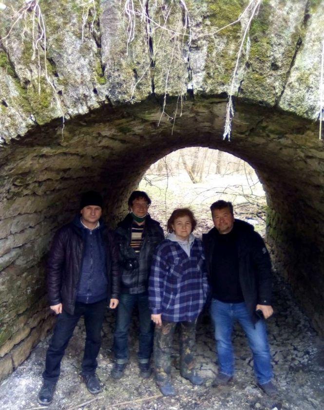 Новини Вінниці - фото з Міст без річки, 500-літні дуби і перші гриби. Кияни запрошують на екскурсію в село на Вінниччину