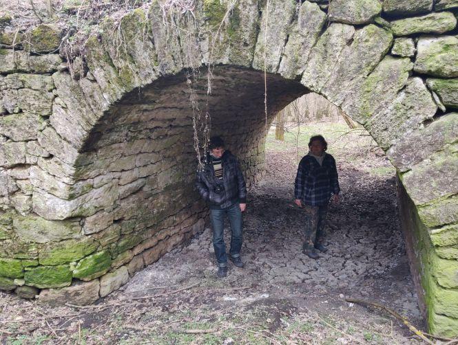 Новини Вінниці - фото з Міст без річки, 500-літні дуби і перші гриби. Кияни запрошують на екскурсію в село на Вінниччину