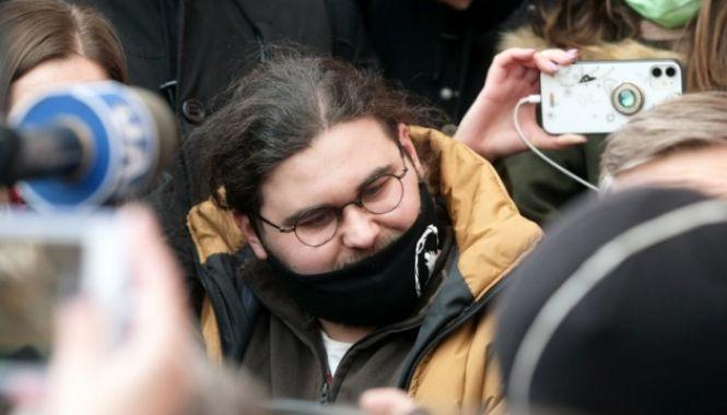 Новини Вінниці - фото з «Кому дзвонити, коли вбиває поліція?» У Вінниці на набережній з'явився напис, до вечора його замалювали