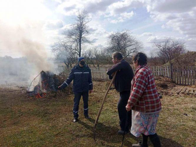 Новини Житомира - фото з Вигоріло 120 гектарів: рятувальники Житомирщини під час рейдів нагадують про відповідальність паліям