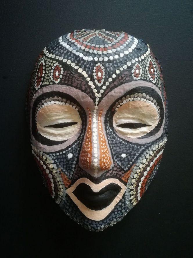 Новини Вінниці - фото з З Південної Африки до Вінниці: художник Олександр Никитюк презентував виставку «Маскування»