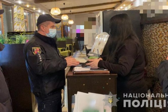 Новини Вінниці - фото з Іменини авторитета та пожежа на набережній: важливе за 5 квітня на 20minut.ua До трьох років в'язниці. Поліція перевіряє чи дотримуються вінничани карантину