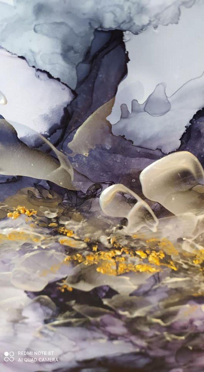 Новини Вінниці - фото з Чорнила зі спиртом, фен і творча інтуїція: як художниця з Хмільника створює унікальні картини