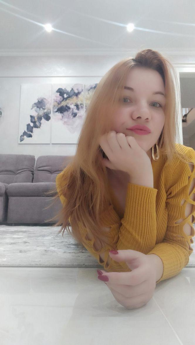 Новини Вінниці - фото з Чорнила зі спиртом, фен і творча інтуїція: як художниця з Хмільника створює унікальні картини