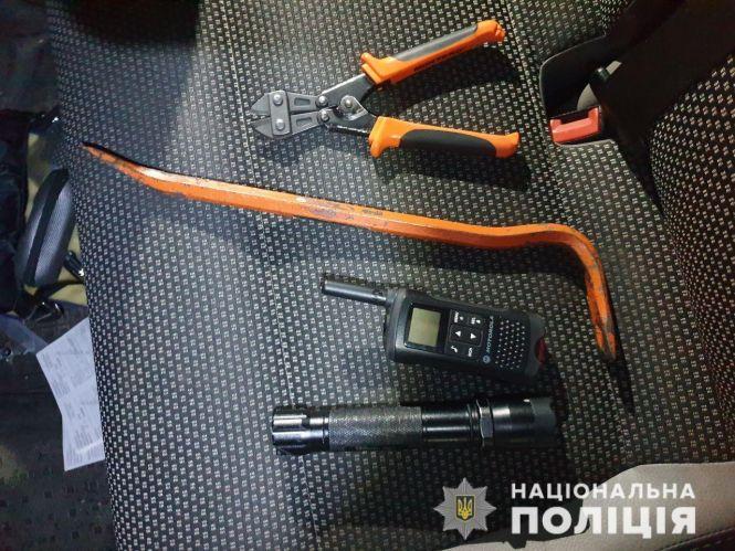 Новини Вінниці - фото з Працювали професійно, крали лише цінне. Судитимуть трьох бандитів, які грабували оселі