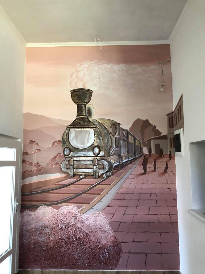 Новини Тернополя - фото з Розмлювала посуд і стіни дивовижними візерунками: теребовлянка про магію Петриківського розпису Немає опису.