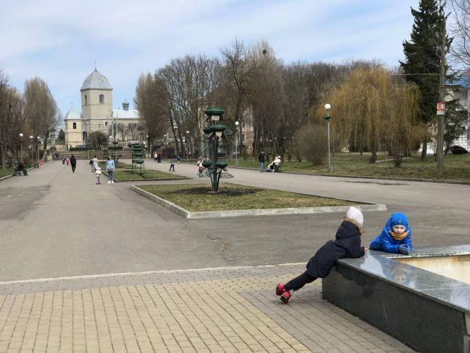 Новини Тернополя - фото з Замальовки з весняного Тернополя: як містяни проводять вихідний (ФОТОРЕПОРТАЖ)