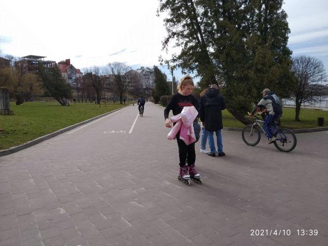 Новини Тернополя - фото з Замальовки з весняного Тернополя: як містяни проводять вихідний (ФОТОРЕПОРТАЖ)