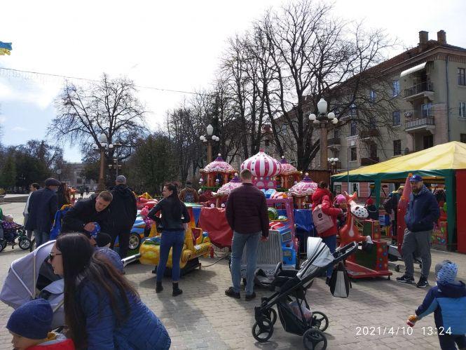 Новини Тернополя - фото з Замальовки з весняного Тернополя: як містяни проводять вихідний (ФОТОРЕПОРТАЖ)