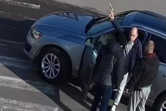 Новини Вінниці - фото з Догана підполковнику та захист від шахраїв: важливе за 10 квітня на 20minut.ua Підполковнику, який стріляв на Старому Місті, на роботі винесли сувору догану