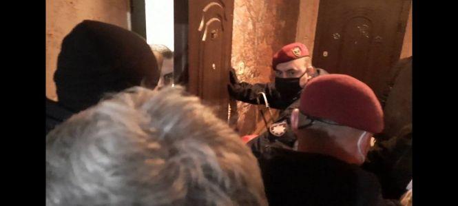 Новини Вінниці - фото з «О шостій ранку почали «виносити» двері»: чому до активіста Черкаса прийшли з обшуком