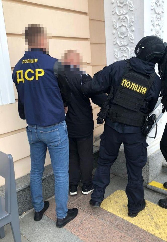 Новини Житомира - фото з Збували підроблені долари на Житньому ринку: у Житомирі викрили та затримали фальшивомонетників