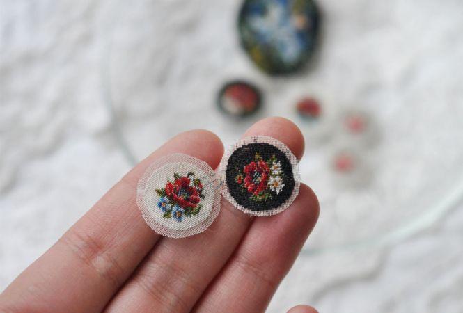 Новини Вінниці - фото з «Хочу щось по собі залишити»: вінничанка створює унікальні прикраси з мініатюрною вишивкою