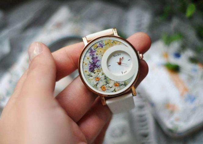 Новини Вінниці - фото з «Хочу щось по собі залишити»: вінничанка створює унікальні прикраси з мініатюрною вишивкою