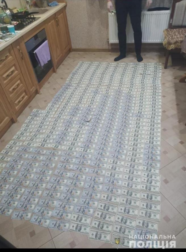 Новини Вінниці - фото з Підлога встелена доларами: на Вінниччині КОРД взяв банду чорних лісорубів