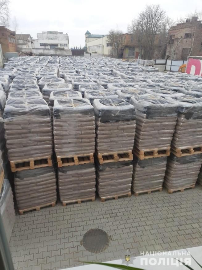 Новини Вінниці - фото з Підлога встелена доларами: на Вінниччині КОРД взяв банду чорних лісорубів