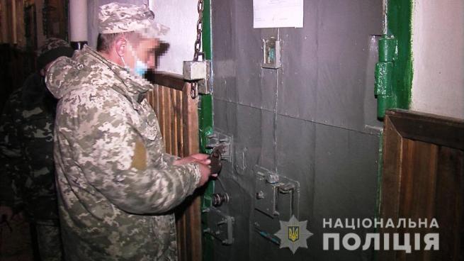 Новини Вінниці - фото з «Смотрящього» за колонією підозрюють у... наповненні «злодійського общака»