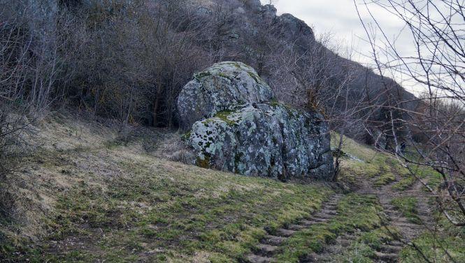 Новини Вінниці - фото з «Це справжній музей каменів…» Пропонуємо оглянути дивовижні зображення на березі Бугу