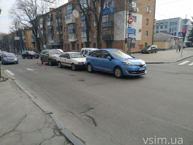 Новини Хмельницького - фото з У ДТП на Кам'янецькій потрапило одразу три авто (ФОТО)