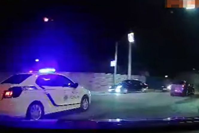 Новини Вінниці - фото з Затори, перегони з поліцією та обвалений міст: важливе за 20 квітня на 20minut.ua З Вінниці до Гнівані. П'яний водій влаштував перегони з «копами»