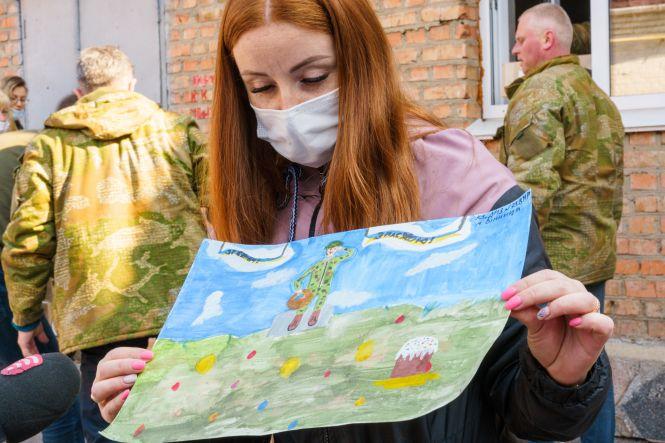 Новини Вінниці - фото з Гостинці на передову.  Садочки міста зібрали гуманітарний вантаж для наших воїнів