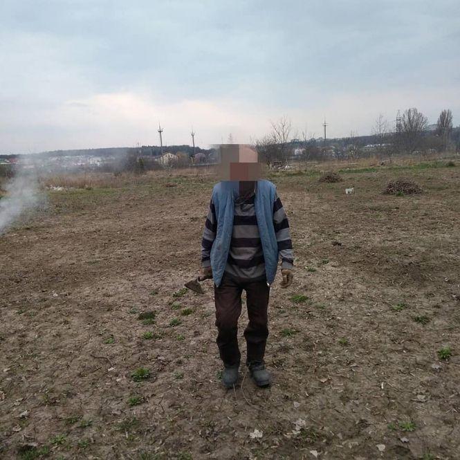 Новини Вінниці - фото з «Щоб біля хати не воняло». На Лермонтова чоловік варив смолу за парканом свого двору