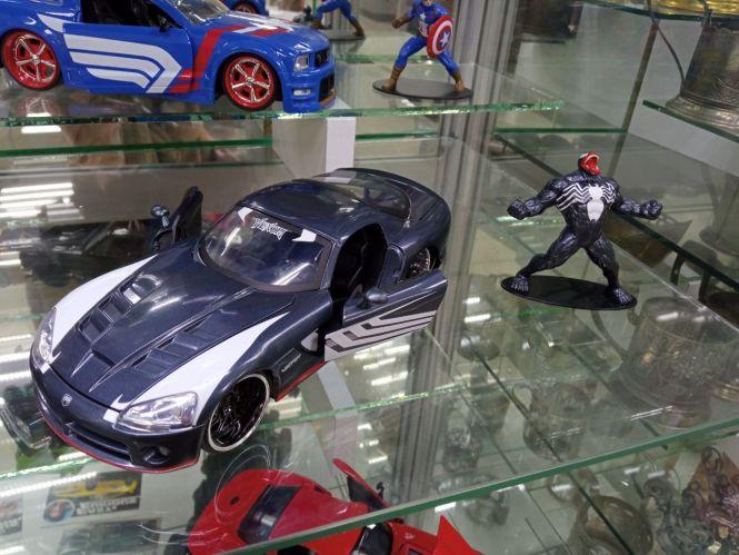 Новини Вінниці - фото з Бетмобіль, фургончик Скубі-Ду, Делоріан: якою буде нова експозиція у музеї моделей транспорту