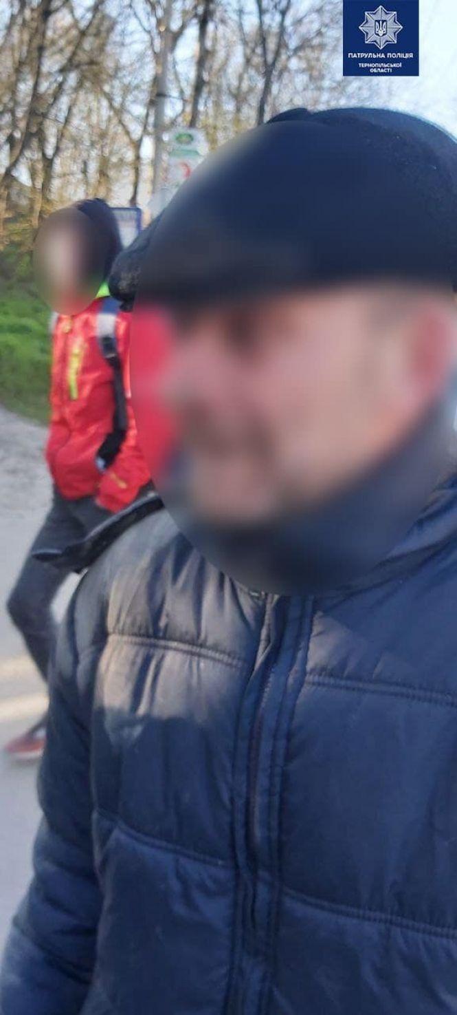 Новини Тернополя - фото з ДТП на вул. Б Хмельницького: п'яний мопедист влетів у Volkswagen