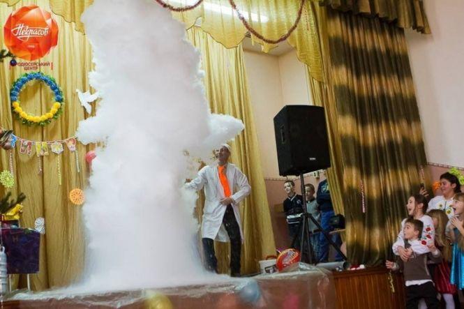 Новини Вінниці - фото з Історія успіху вінницьких хіміків з «Шаленої лабораторії» ( Новини компаній) Супершоу з рідким азотом