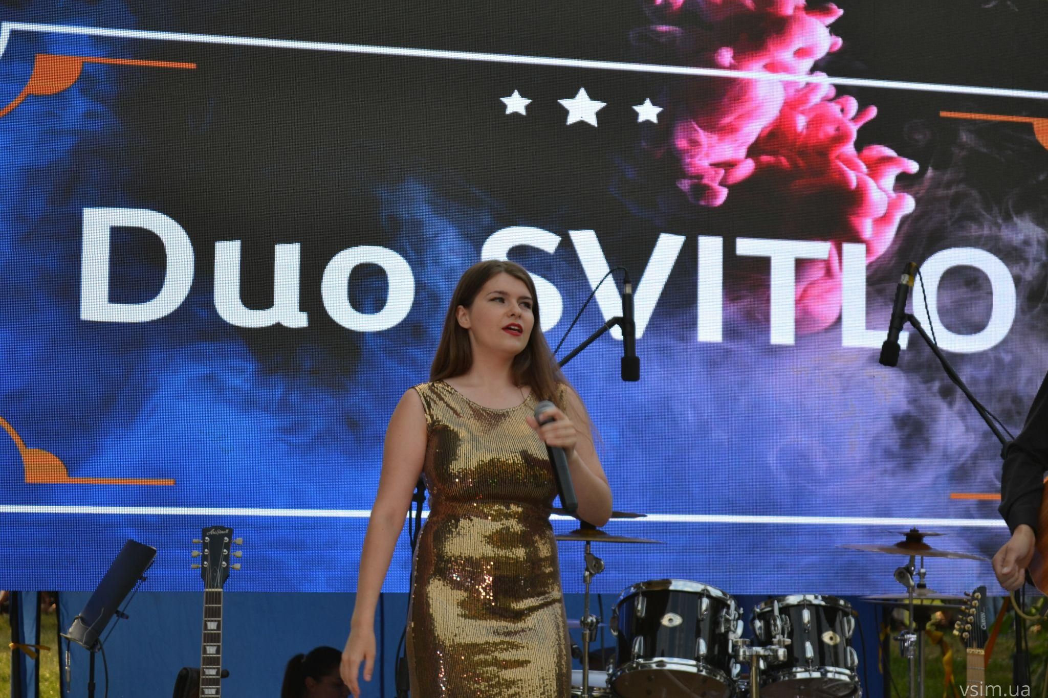 Новини Хмельницького - фото з Фудкорт, музика та кіно: у Молодіжному парку триває «Американський пікнік» (ФОТО, ВІДЕО)