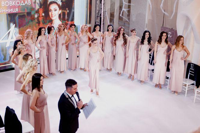 Новини Вінниці - фото з Корони отримали всі. Хто переміг у конкурсі «Місіс Вінниця та Місіс Поділля-2021»