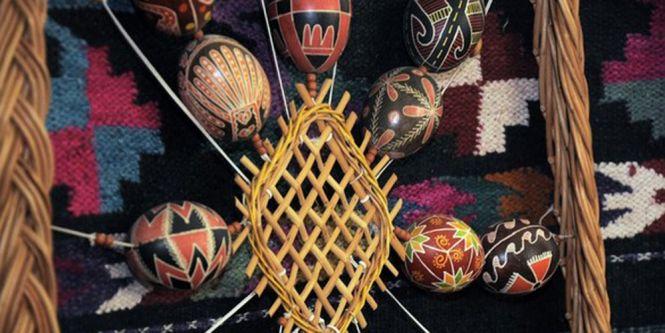 Новини Вінниці - фото з Традиції Поділля. Як молодь у давнину фліртувала за допомогою писанок на Великдень