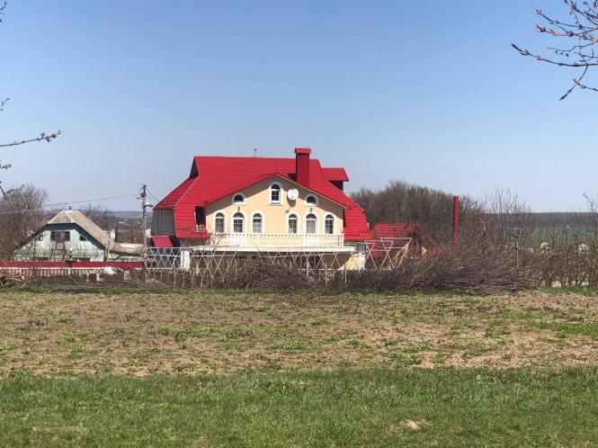 Новини Хмельницького - фото з У Лісових Гринівцях є “Висранка” і живуть депутати. Репортаж з села Нет описания.