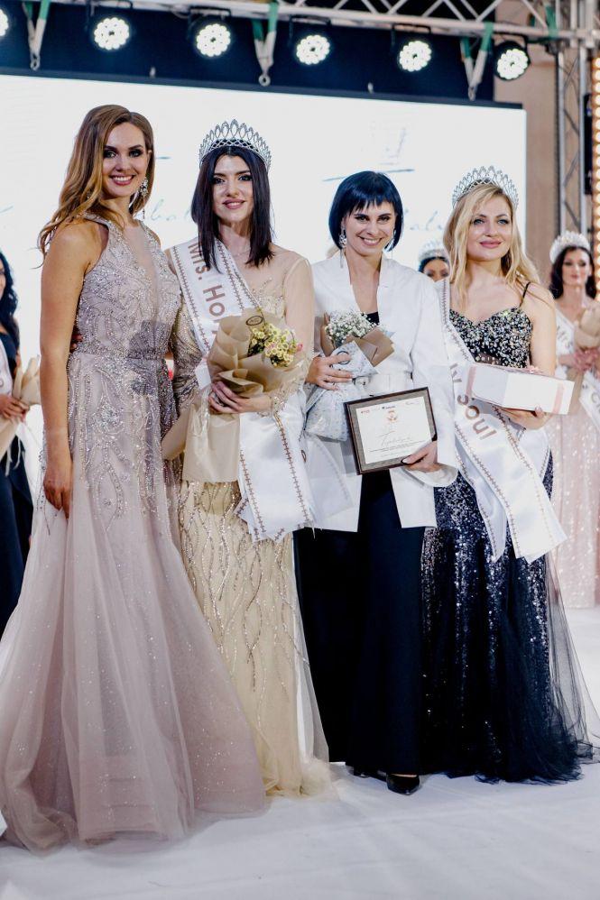 Новини Вінниці - фото з Корони отримали всі. Хто переміг у конкурсі «Місіс Вінниця та Місіс Поділля-2021»