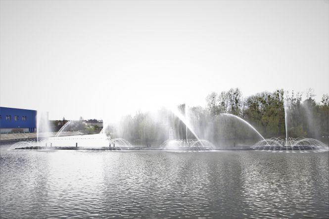 Новини Вінниці - фото з У Вінниці запрацював фонтан Roshen і відновили прогулянки на теплоходах