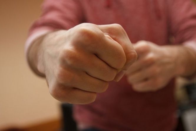 Новини Вінниці - фото з Будинок на кістках та ціна на стрибок з парашутом: важливе за 3 травня на 20minut.ua Масова бійка у Піщанці. Серед потерпілих — поліцейські, серед затриманих — жінка