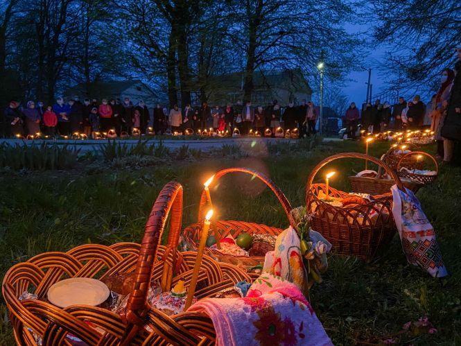 Новини Вінниці - фото з Скупчень не вдалося уникнути. Показуємо, як у вінницьких храмах святкують Великдень