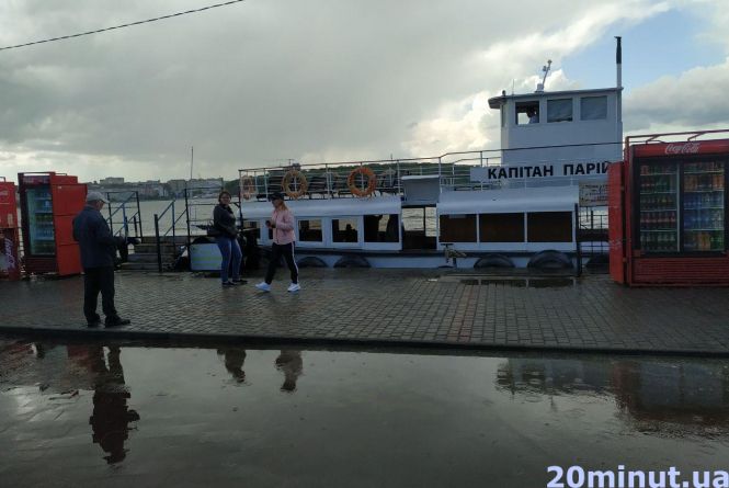 Новини Тернополя - фото з Хто такі Парій і Танцоров? Історія трьох тернопільських теплоходів і ціни на квитки цього сезону Охочих покататися багато: як уперше цьогоріч курсував теплохід «Капітан Парій». Чи є ризик заразитися?