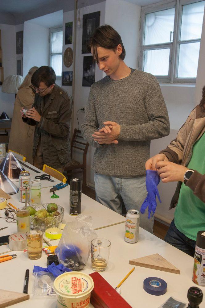 Новини Вінниці - фото з Робить фотокамери з бляшанок і протигазу: про пінхол-зйомку фотографа Олексія Кібкало