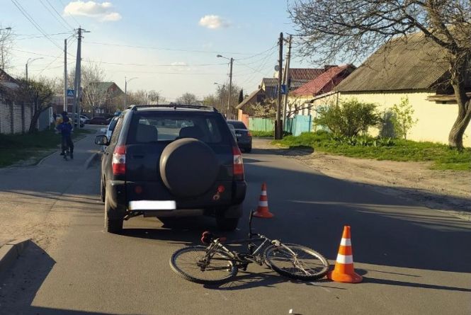 Новини Вінниці - фото з ДТП зі школярем та камери на дорогах: важливе за 5 травня на 20minut.ua На Бучми легкових збив 11-річного велосипедиста. Хлопчик у лікарні
