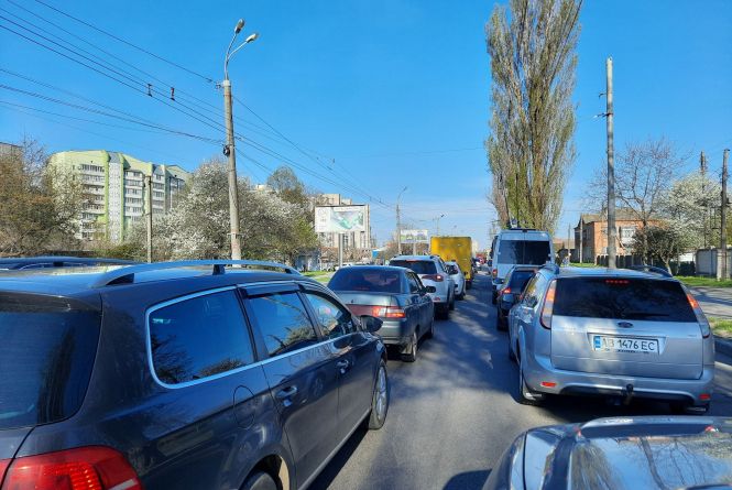 Новини Вінниці - фото з ДТП зі школярем та камери на дорогах: важливе за 5 травня на 20minut.ua Замостя, Тяжилів та Немирівське шосе. Чому щодня місто стоїть у заторах?