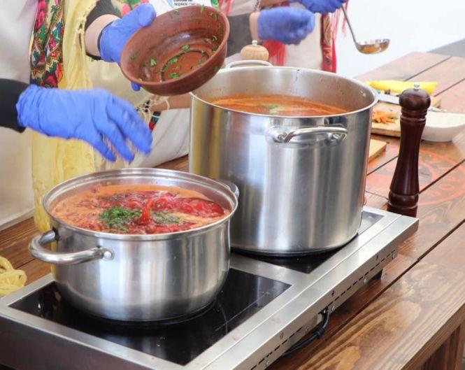 Новини Вінниці - фото з Вінничанки варили борщ за рецептом, якому понад 150 років